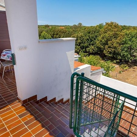 Rona Apartment Zdravko Барбарига Экстерьер фото
