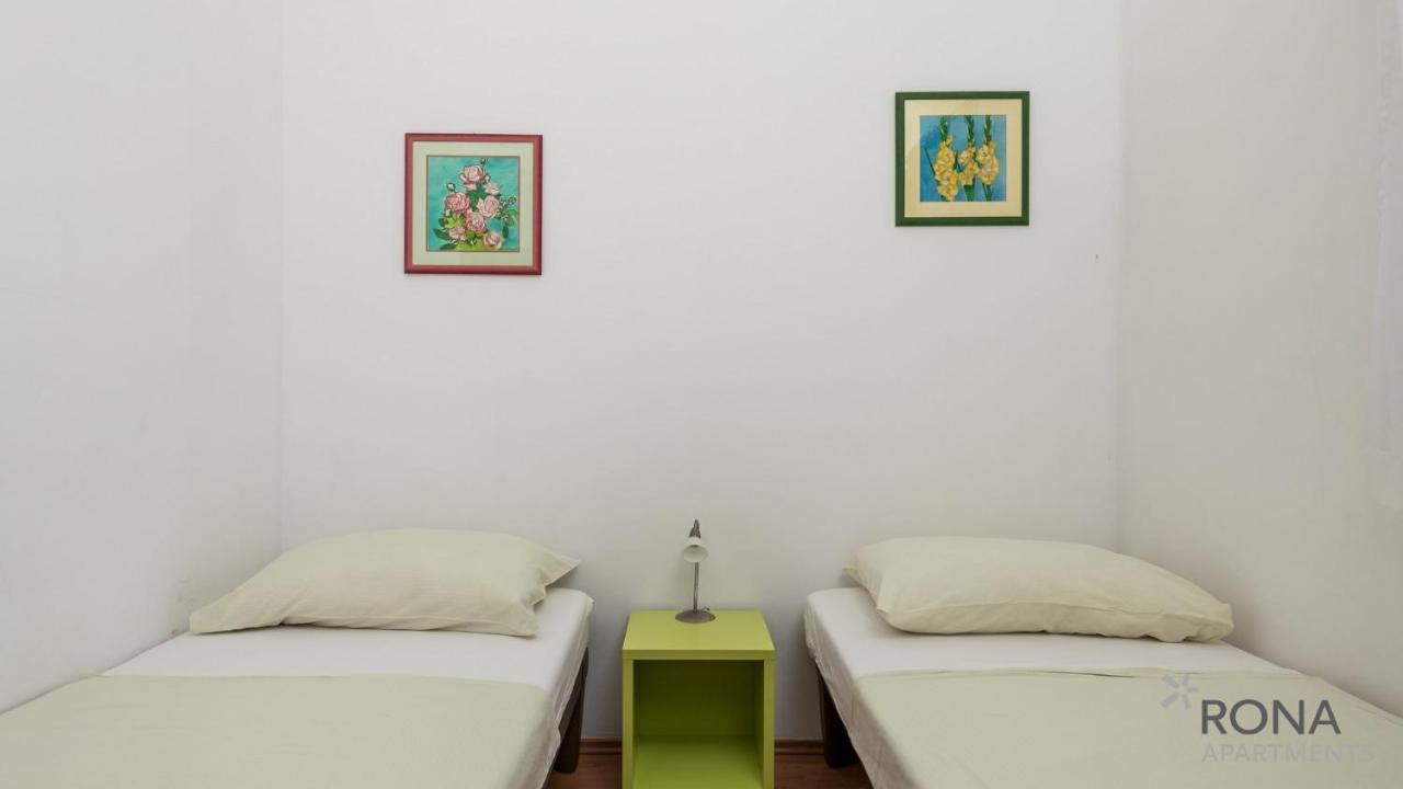 Rona Apartment Zdravko Барбарига Экстерьер фото