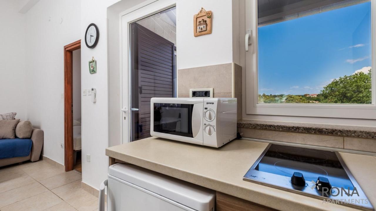 Rona Apartment Zdravko Барбарига Экстерьер фото