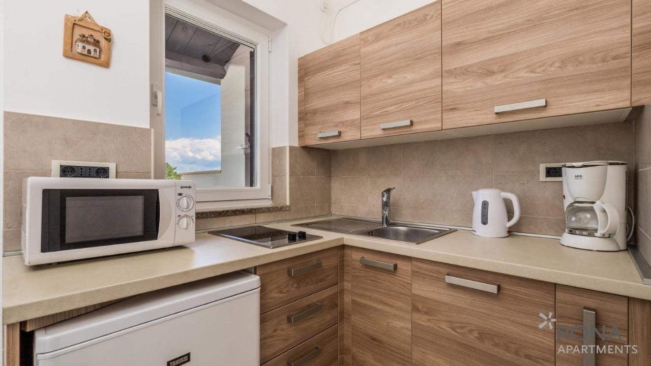 Rona Apartment Zdravko Барбарига Экстерьер фото