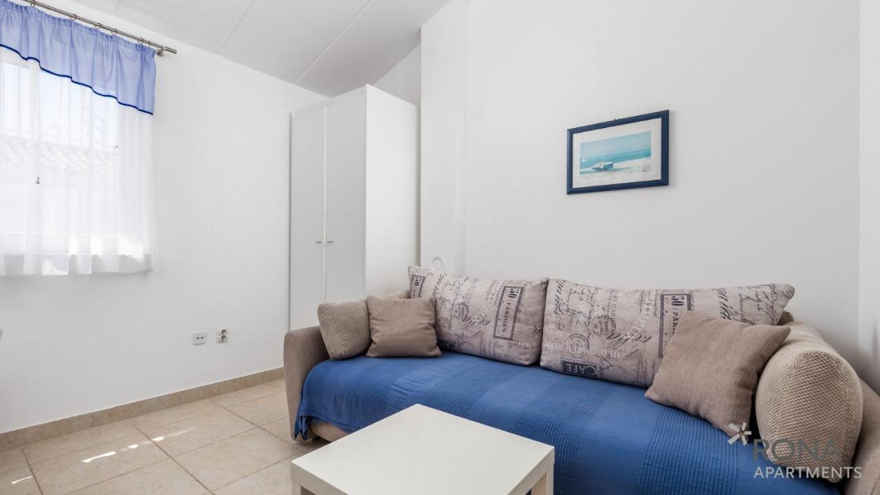 Rona Apartment Zdravko Барбарига Экстерьер фото
