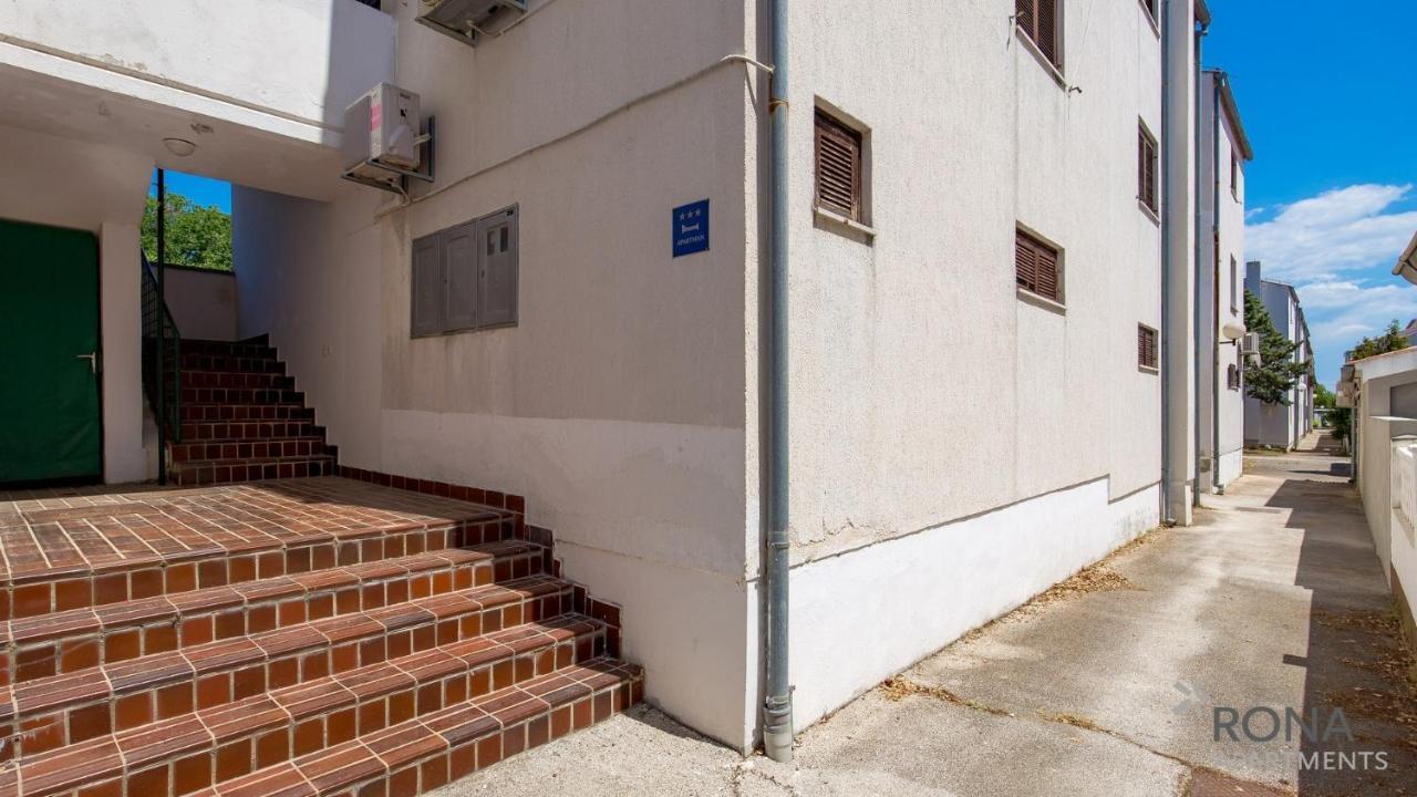 Rona Apartment Zdravko Барбарига Экстерьер фото